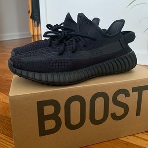 SOLD Yeezy 350 boost V2 Onyx